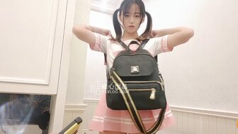 可爱学生可愛夢莉逃學是想把第一次給哥哥 HD