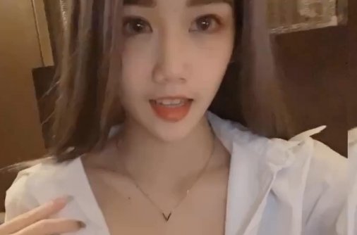 GQJ-951 SWAG-琳儿-与粉丝激情啪啪私拍-撕裂丝袜舔我的穴