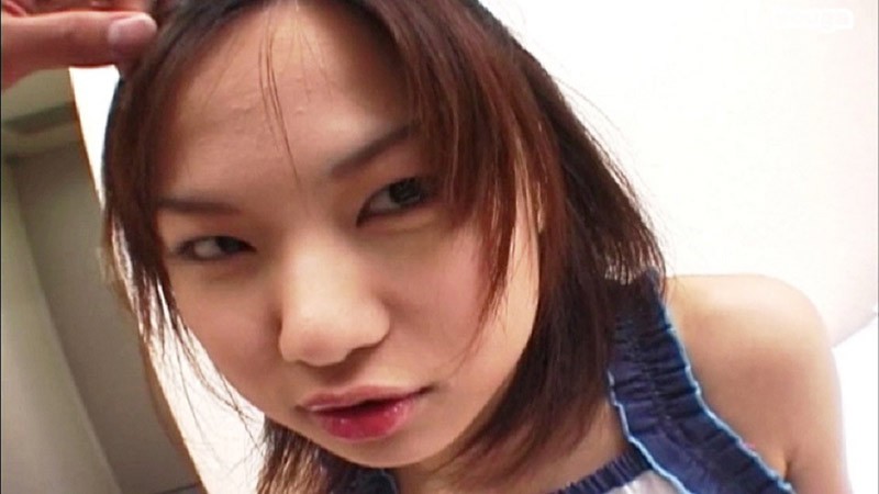 UIAM-400 GIRLS&BOUGA 街でぶらついていたおしりもま●こもちっちゃい少女