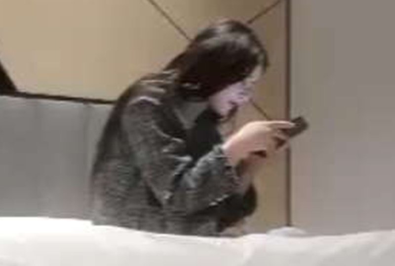 VVDV-457 第一次套破了,第二次偷把套拿掉,美女发现后哭着不让干了