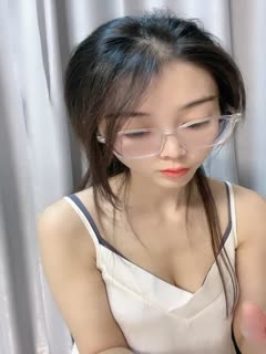 ZQRB-411 文静新人眼镜小姐姐！苗条身材全裸秀