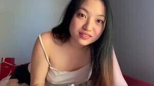 EXR-043 亚洲大学生在隔离期间无聊的想被操翻的